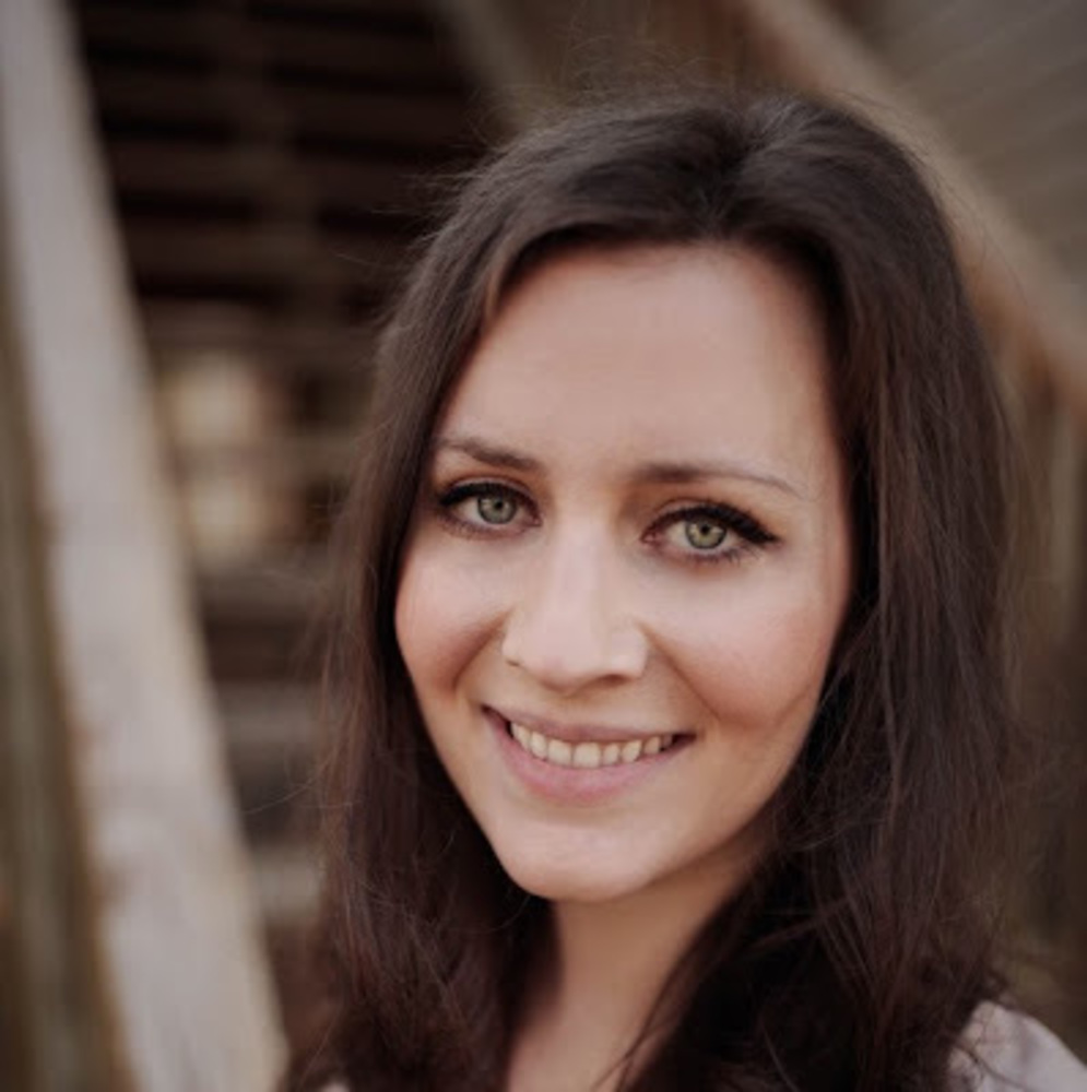 Meet your Posher, Brooke